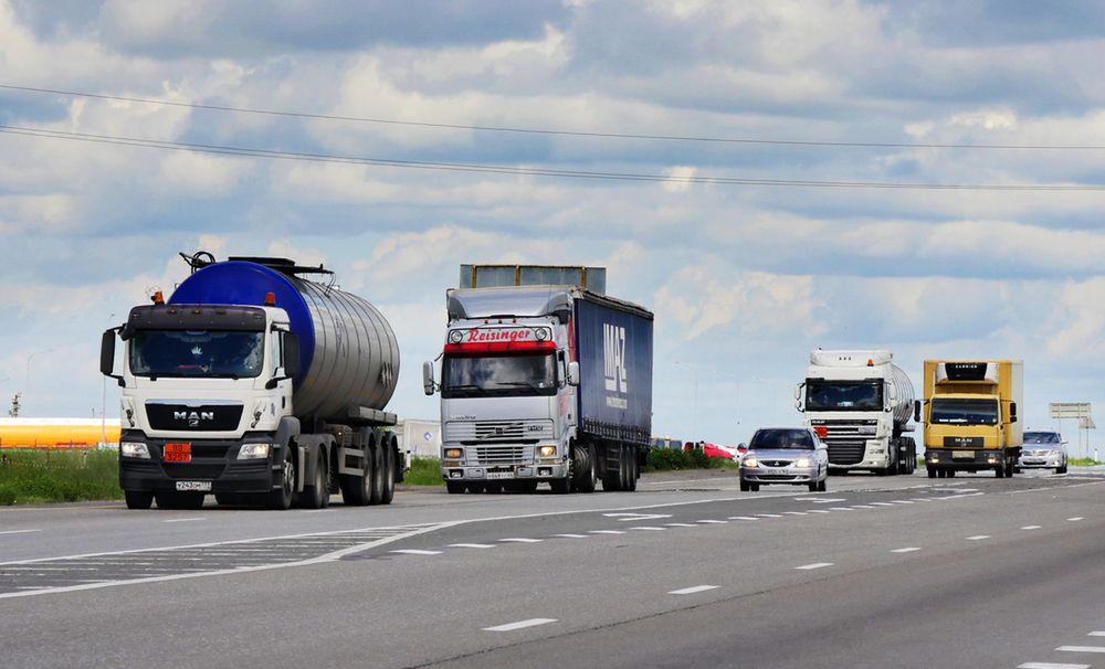 Zdjęcie autostrady (Krivosheev Vitaly / Shutterstock.com)