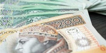 Renta wdowia 2025 – ile wynosi, kto może otrzymać i jak złożyć wniosek? Mamy wyliczenia lipcowych emerytur z rentą wdowią