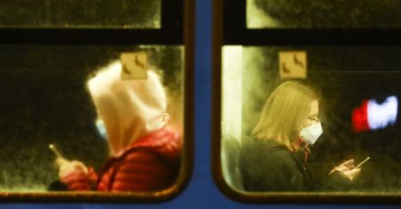 "Brak maseczki grozi śmiercią". Wirusolog dobitnie o COVID-19
