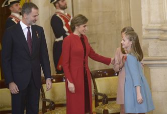 12-letnia księżniczka Eleonora odbiera od ojca najważniejszy order w Hiszpanii! (ZDJĘCIA)
