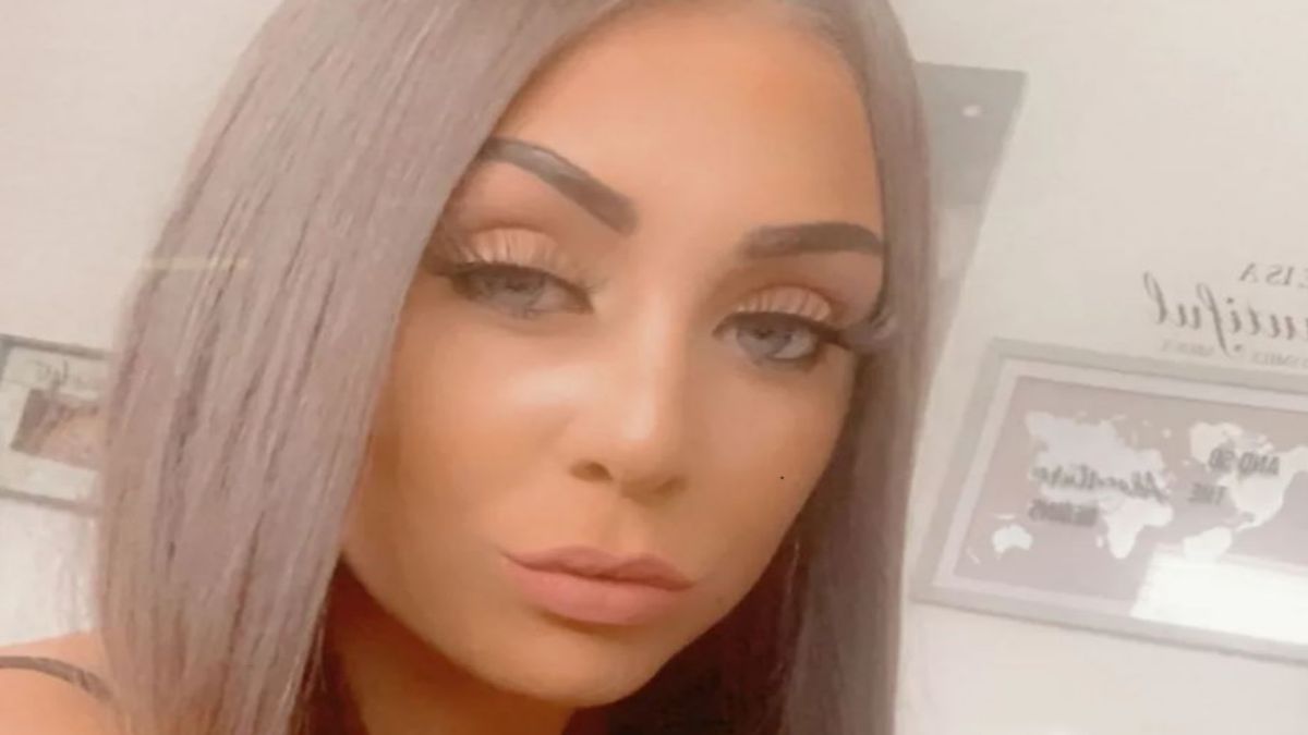 Zdecydowała się na rozjaśnienie włosów w salonie fryzjerskim. Skończyło się przeszczepem skóry