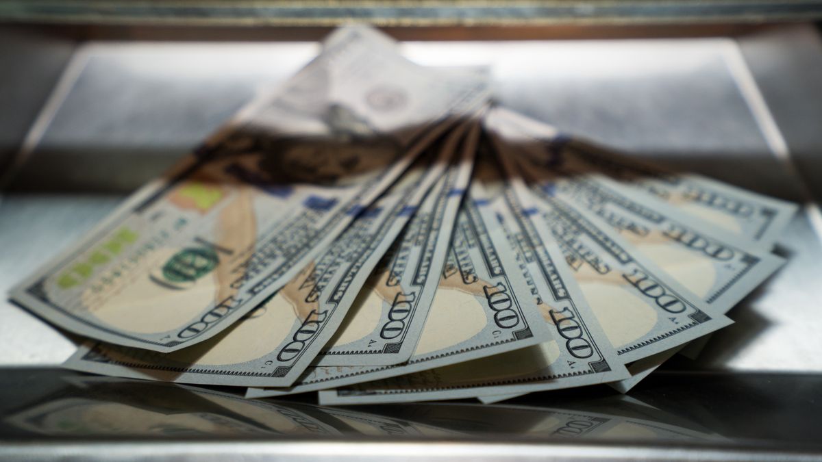 Kursy walut. Co z dolarem?