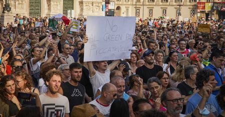 Włochy. Szef MSZ o szczepieniach na COVID-19: "jedyne antidotum, które pozwoli powrócić do normalnego życia"