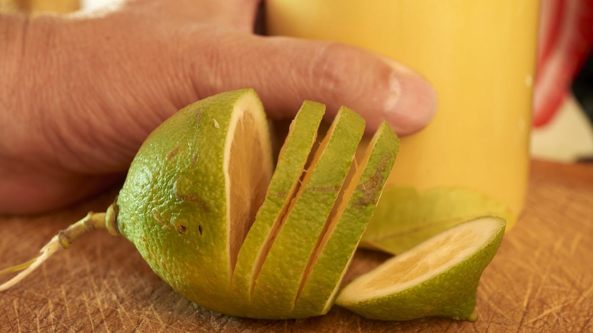 Limonka może zastąpić antyperspirant w awaryjnych sytuacjach