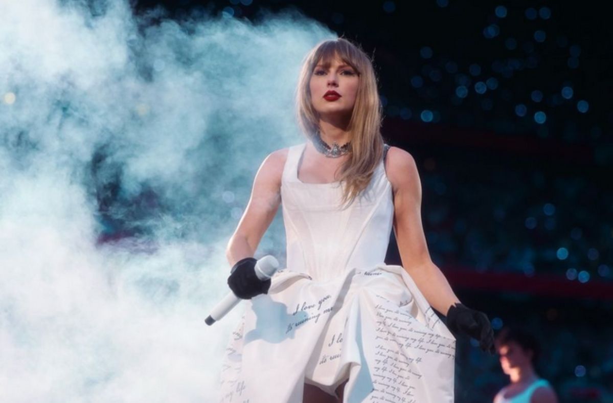 Taylor Swift's dance skills spark debate during "The Eras Tour"