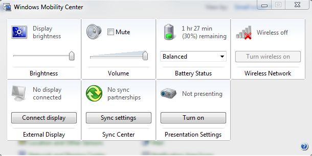 Centrum Mobilności systemu Windows Vista. Ten jeden program mógł zastąpić cały bloatware producenta. Możliwe było nawet dodawanie gadżetów! Robił z tego użytek Dell