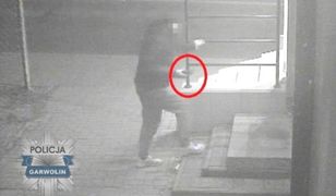 Rzucał kamieniem w bankomat. Grozi mu do 5 lat więzienia