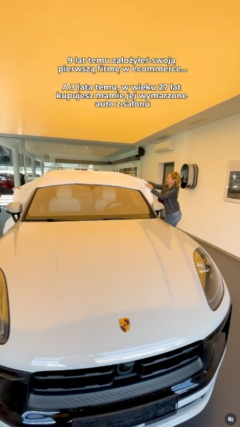 Maciej Mazurek kupił mamie porsche