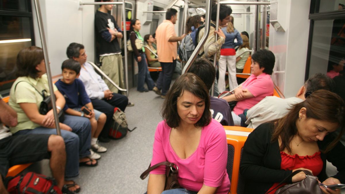 ALBUM - 2010-06-07
Metro de la capital