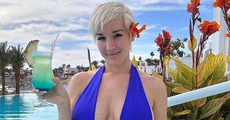 Lil Masti chwali się nagą ciążową sesją, a internauci zwracają uwagę: "Tak NIE WYGLĄDA ciało w ciąży" (FOTO)