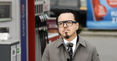 "Paliwa na stacjach nie zabraknie". Jasna deklaracja ministra