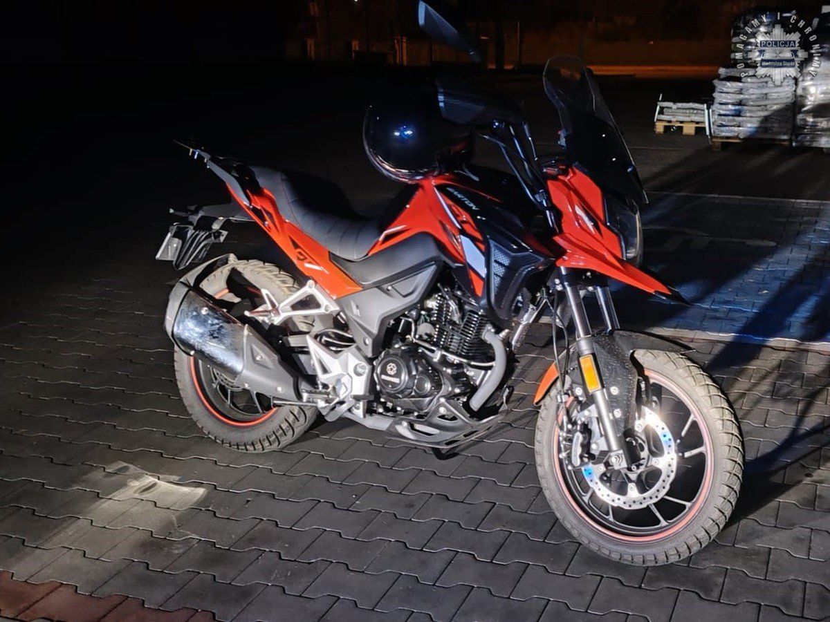 Fot. Kryminalki. Nieletni na motocyklu