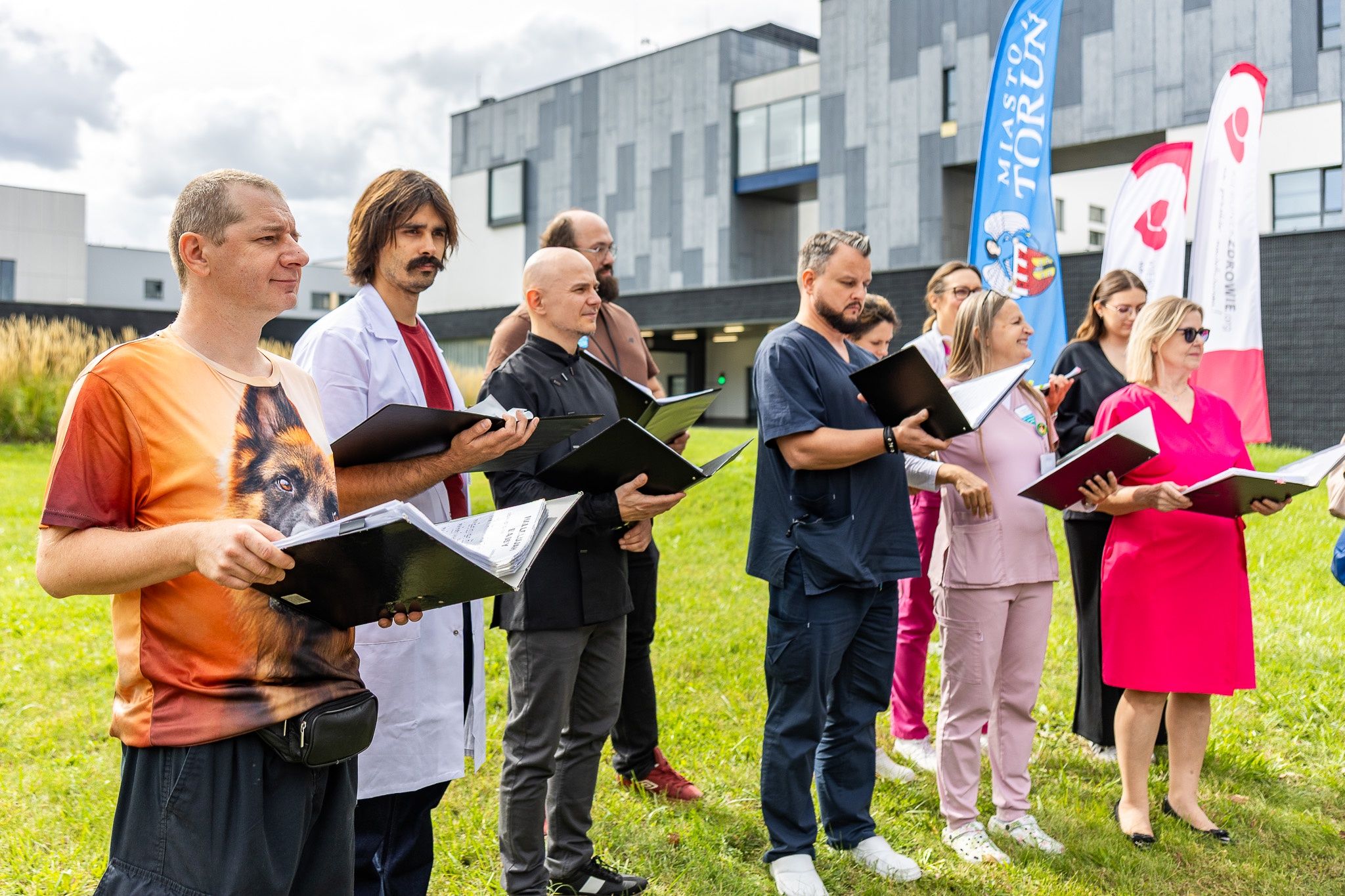 11 września odsłonięto dwa toruńskie aniołki: Wandę i Ludwika