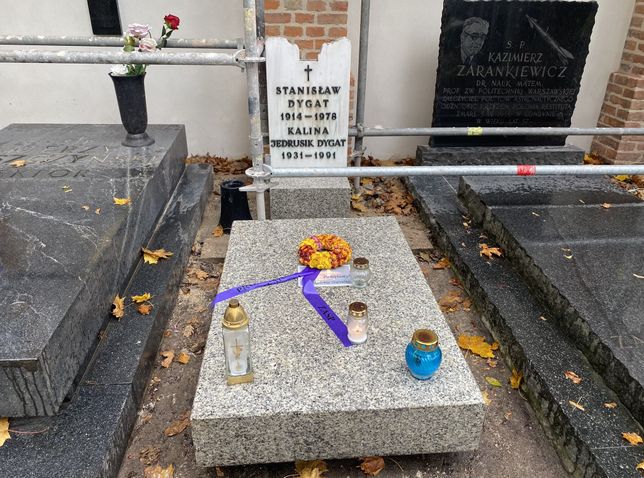 Nagrobek Stanisława Dygata i Kaliny Jędrusik