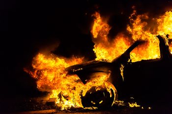 Były strażak zlecał podpalenia aut. Usłyszał wyrok