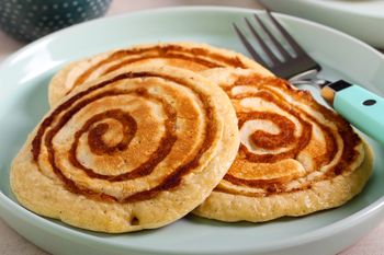 Zamiast godzinę przygotowywać cynamonki, robię ich prostszą wersję. Te placuszki to prawdziwy hit