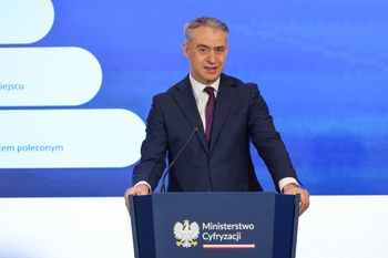 Oszuści podszywają się pod polityków. Piszą do prezesów firm