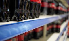 Polacy spróbują obejść podatek cukrowy. Będą sprowadzać colę jako odrdzewiacz?