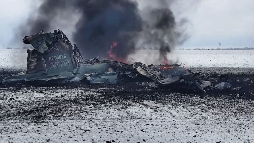 Rosyjski samolot szturmowy Su-25 zestrzelony przez siły ukraińskie w okolicy miasta Wołnowacha w obwodzie donieckim,