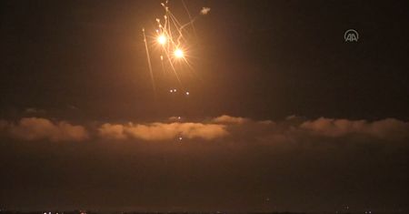 Izraelskie bomby spadają na Strefę Gazy. Nagranie świadków nocnego nalotu na Hamas