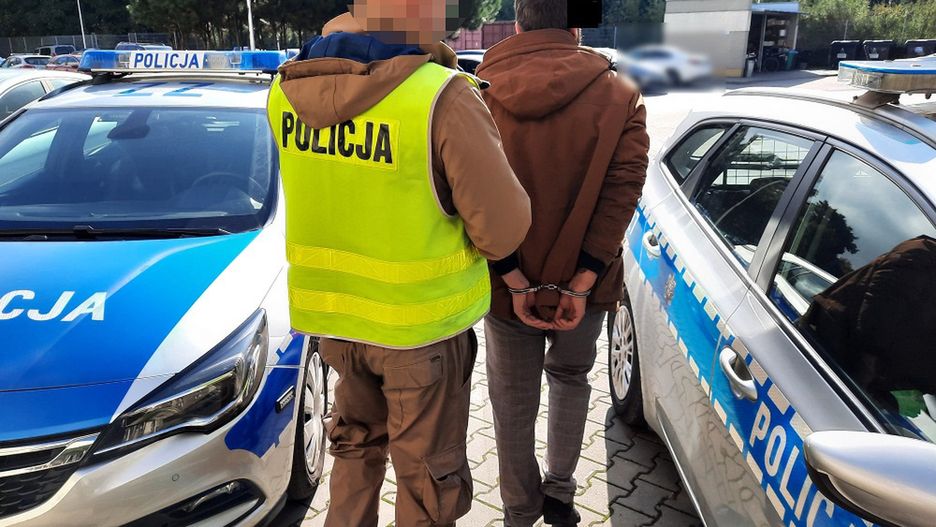 Ukradł kabanosy i bronił ich jak lew. Pracownik stacji został pobity