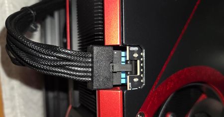 ASUS o tym zapomniał. Najdroższa karta dla graczy ma problem z wtyczką