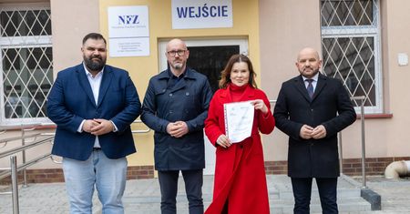 Działalność skarżyskiego szpitala w obliczu trudności finansowych. Głosy dyrekcji, NFZ, parlamentarzystów i samorządowców