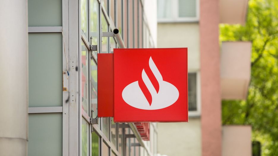 Prace techniczne i przerwy w dostępności usług zaplanował m.in. Santander Bank Polska