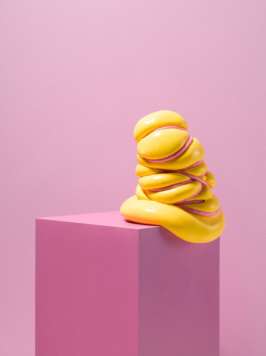 Surrealizm Salvadora Dali dał o sobie znać w pastelowych pracach Jonathana Knowlesa 4