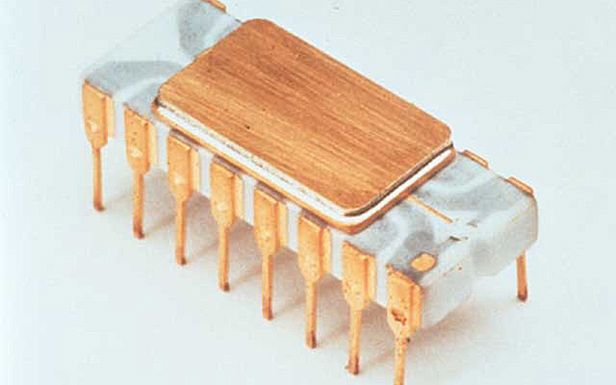 Intel 4004 (Fot. Wikipedia Commons)
