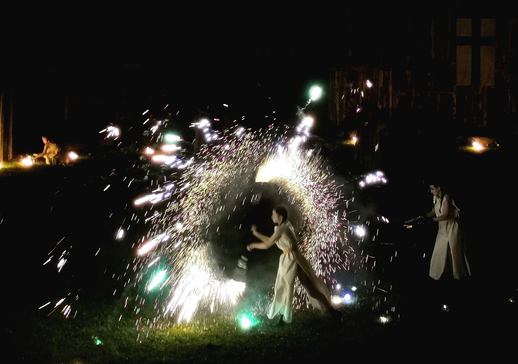 Elementy inscenizacji z wykorzystaniem ognia robią ogromne wrażenie