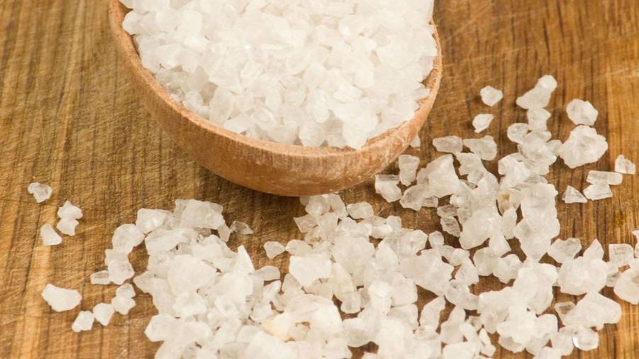 Sól z dodatkiem plastiku