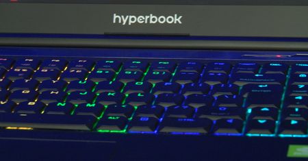 Hyperbook Pulsar Z17S: notebook do grania i do pracy (niepotrzebne skreślić)