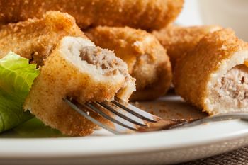 Porosołowe mięso zapakuj w pyszne krokiety. Tym razem bez smażenia naleśników