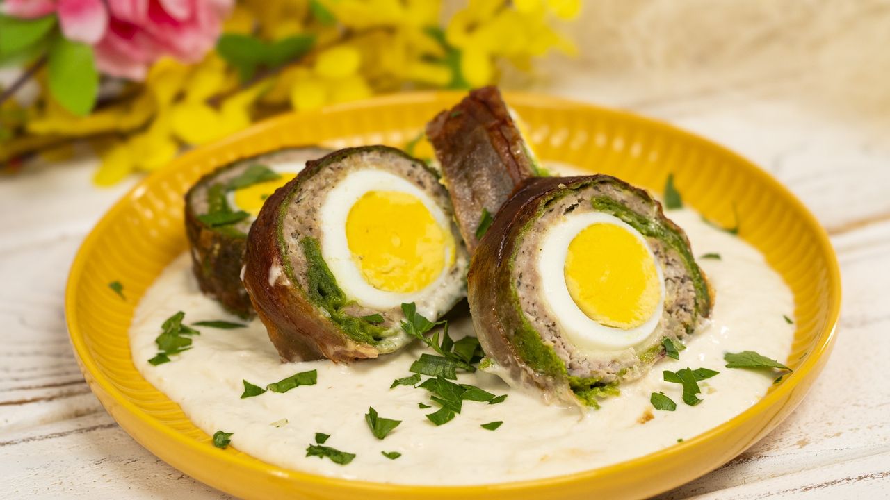 Zaskocz całą rodzinę w te święta naszym przepisem dnia. Zielone roladki to prawdziwa eksplozja smaku