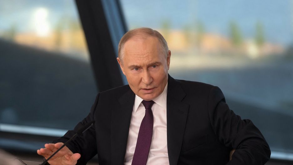 Archiwum zagraniczne East News 2024-06
ST. PETERSBURG, RUSSIA - JUNE 05: (----EDITORIAL USE ONLY - MANDATORY CREDIT - ' KREMLIN PRESS OFFICE / HANDOUT' - NO MARKETING NO ADVERTISING CAMPAIGNS - DISTRIBUTED AS A SERVICE TO CLIENTS----) Russian President Vladimir Putin meets with the representatives of the management of global news agencies as part of the St. Petersburg International Economic Forum (SPIEF), at Lahta Center on June 05, 2024 in St.Petersburg, Russia. During the meeting on Wednesday, Putin called Israeli actions in the Gaza Strip 'the total destruction of the civilian population.' Kremlin Press Office/Handout / Anadolu/ABACAPRESS.COM
AA/ABACA