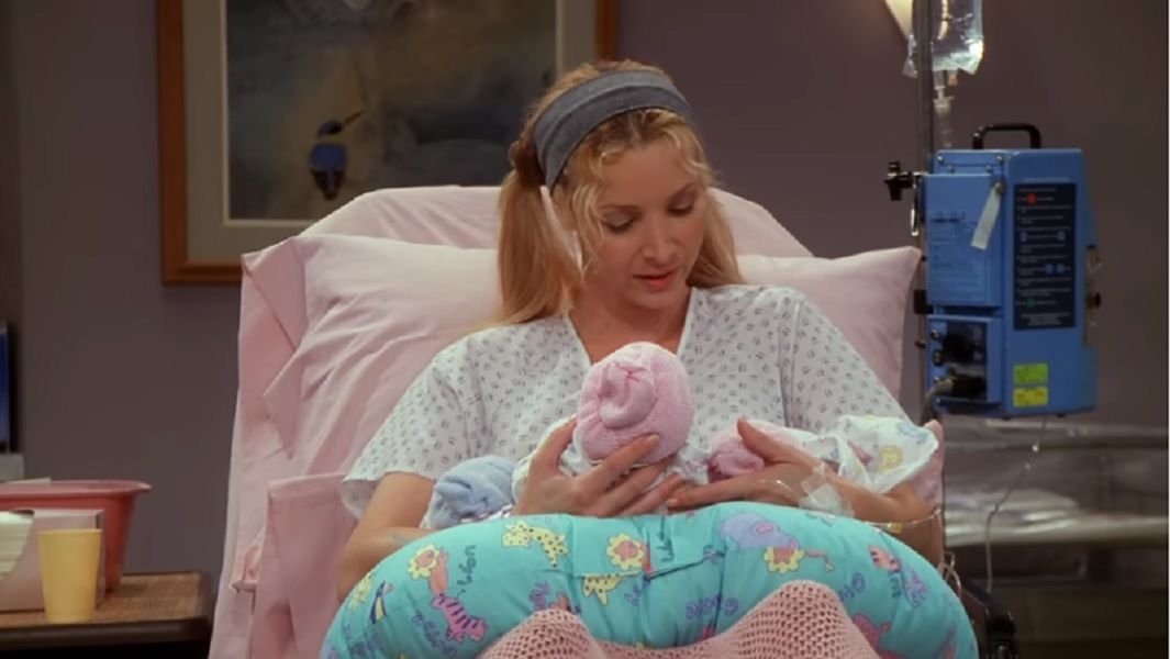 Phoebe z trojaczkami (YouTube.com)