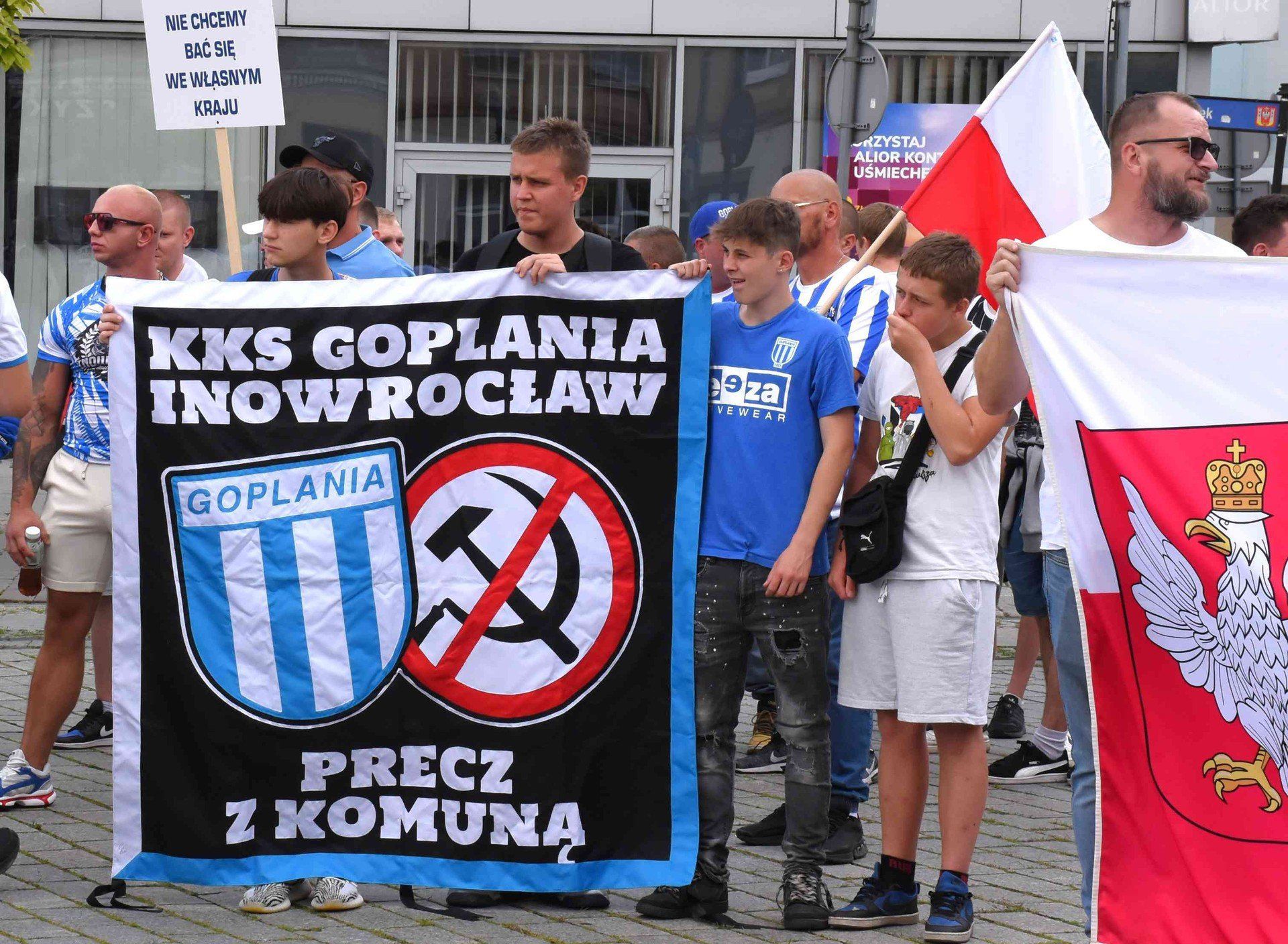 Protest przeciw nielegalnej imigracji na Rynku w Inowrocławiu