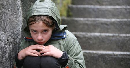 Trend na TikToku, który przeraża rodziców. Dzieci dla zabawy uciekają z domu