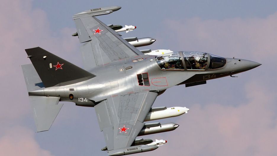 Jak-130 - rosyjski samolot z ukraińskimi silnikami