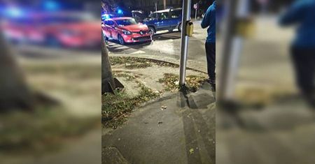 Al. Racławickie: Zderzenie dwóch aut. Dwie osoby trafiły do szpitala