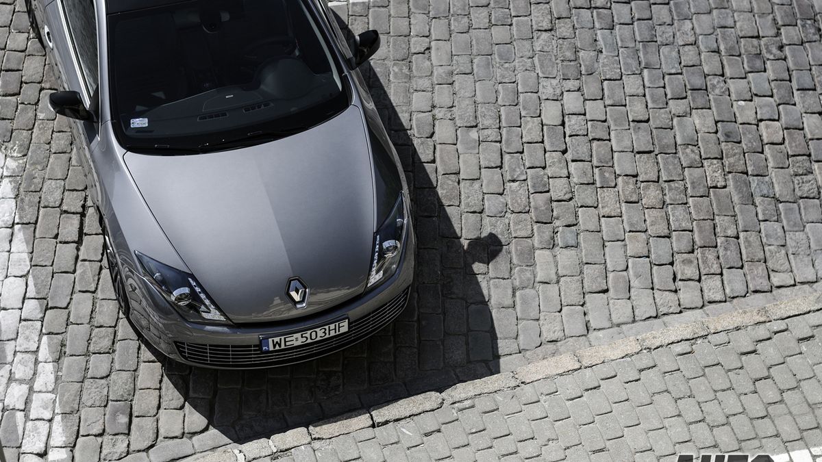 Renault Laguna Coupé 2,0 dCi 4Control - test [galeria zdjęć] 1