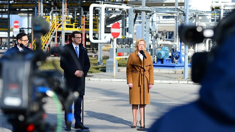 Od lewej: Daniel Obajtek (prezes PKN Orlen), Anna Moskwa (minister klimatu i środowiska), Mateusz Morawiecki (premier)