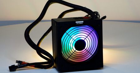 Czy RGB w zasilaczu ma sens? Sprawdzamy model Chieftec Photon Gold 650W
