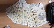 Wrocław. "Proszę wyrzucić pieniądze przez balkon". Nowe metody oszustów