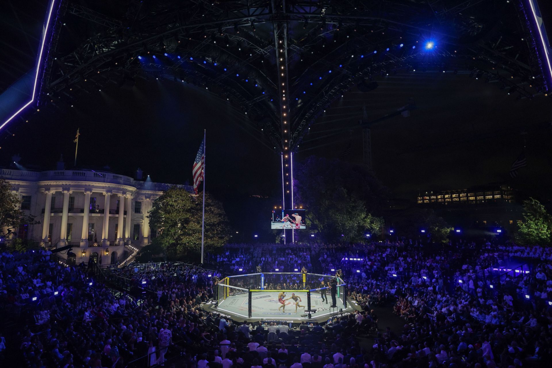 Urodzinowa gala UFC przy Białym Domu. Tysiące fanów i mieszane oceny
