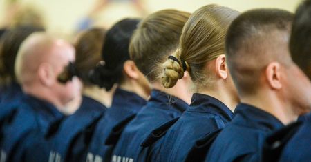 Tak dobrze nie było od lat. Coraz więcej chętnych do pracy w policji