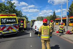 Warszawa: samochód wjechał w pieszych na przejściu. Cztery osoby w szpitalu