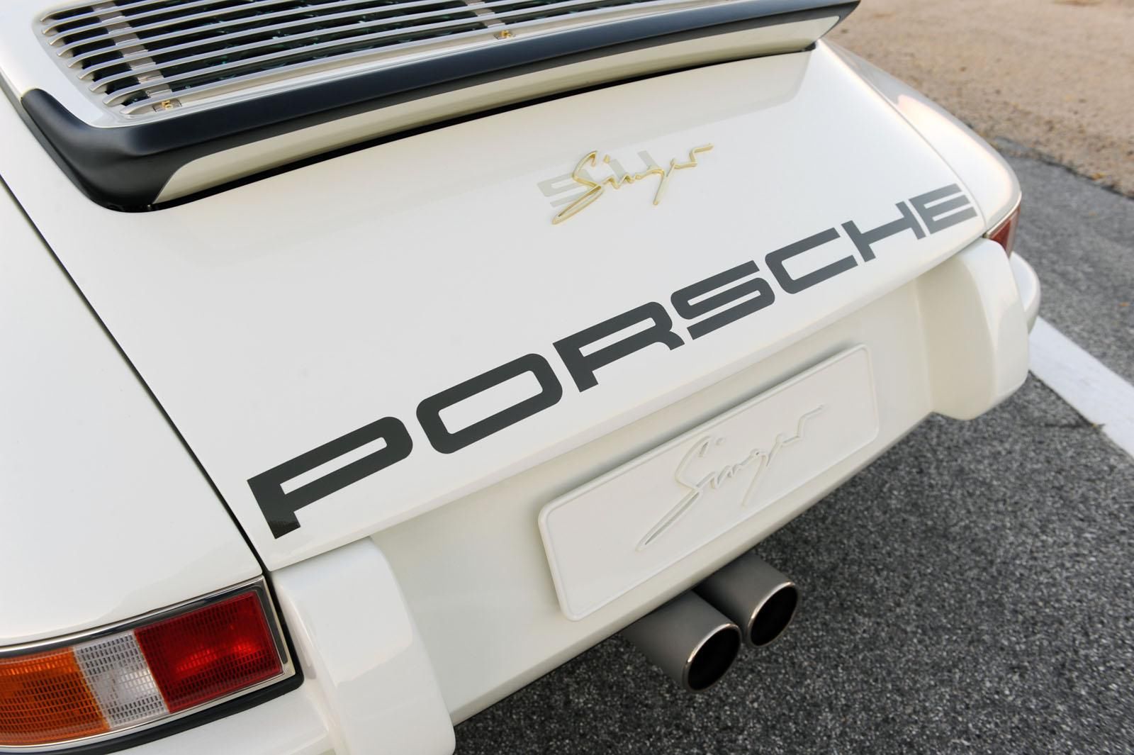 Singer Aria Cosworth Porsche 911