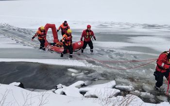 Był 500 m od brzegu. "Nie wykazuje żadnych ruchów". Akcja w Pucku